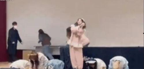 娱乐吃瓜爆料王嘉尔,娱乐圈的瓜王，揭秘明星幕后故事